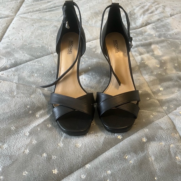 Michael kors heels - Picture 3 of 4